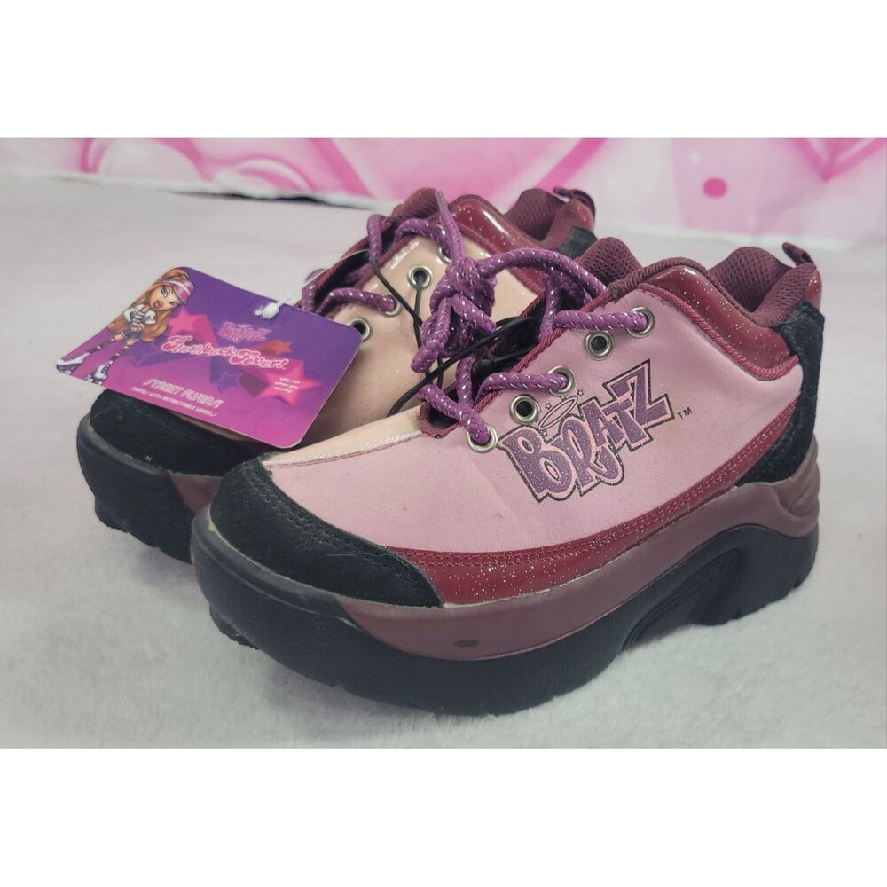 Bratz Flashback Fever Skate Shoes Street Flyers Vintage Retractable Wheel Size M